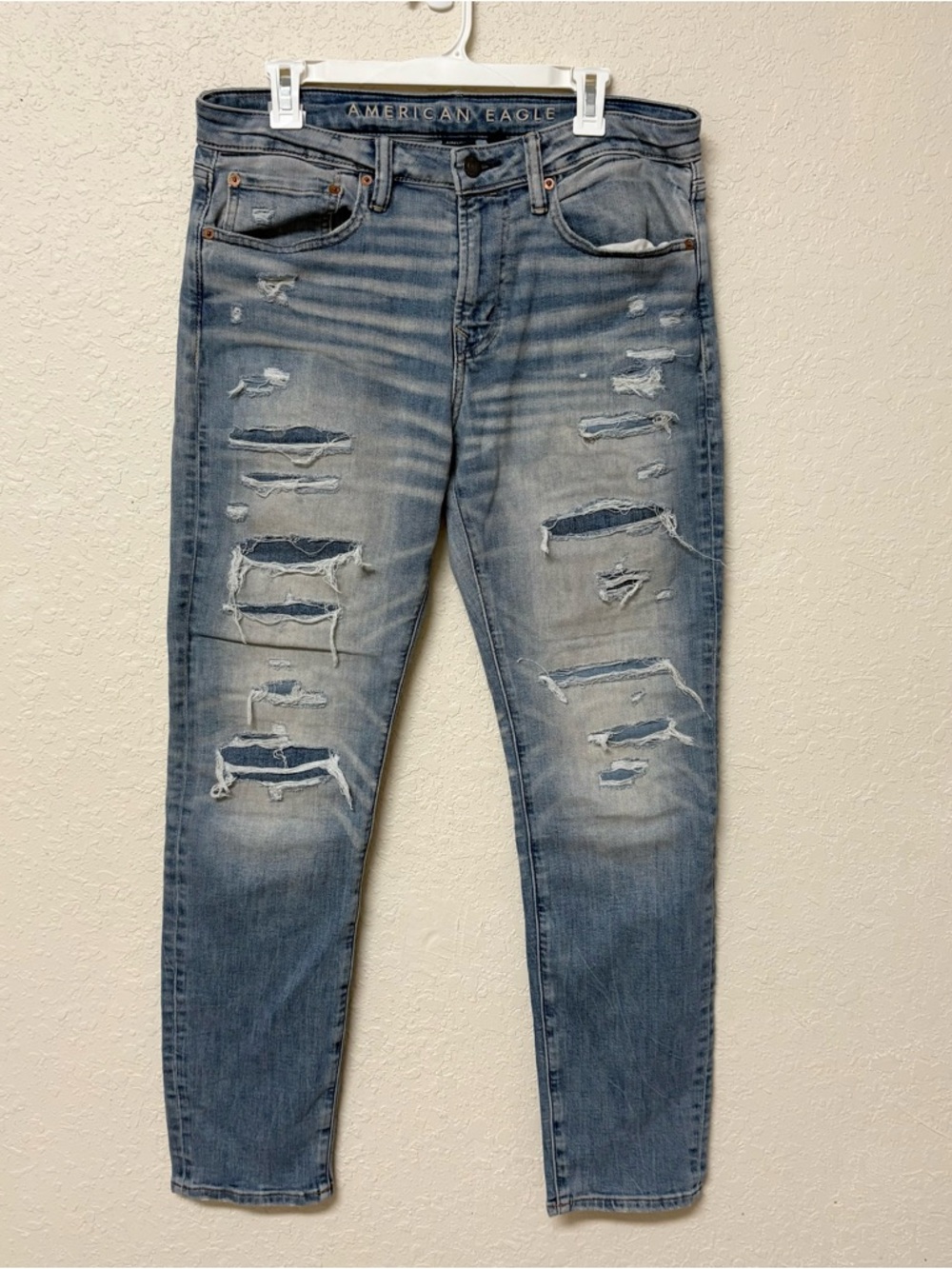 American Eagle Athletic Fit Men’s Denim Blue Jeans Size 31x32 AirFlex Distressed